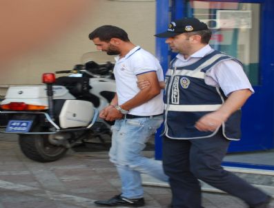 Papaz Burdamı Diye Arkadaşlarını Sordu Dayak Yedi