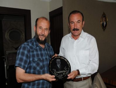 AKMEŞE - Seramik Ustasından Başkan’a Jest