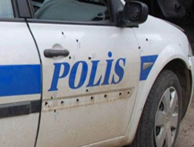Van`da polis aracına saldırı: 2 yaralı
