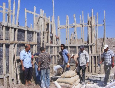 Viranşehir’de Kerpiçten Evler Yapılıyor