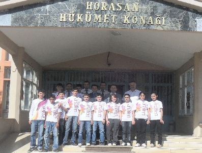 Başarılı Öğrencilerden Kaymakam Ağbal'a Teşekkür Ziyareti