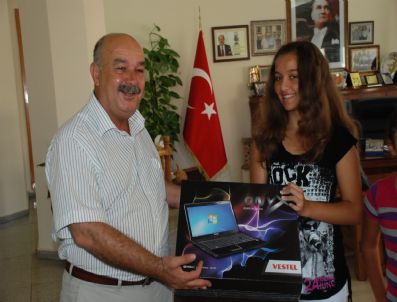 İZMIR FEN LISESI - Başkan Kamacı’dan Türkiye Birincisi Öğrenciye Ödül