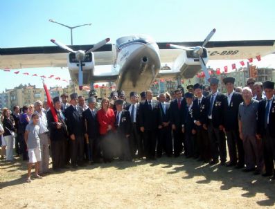 FIKRET AKOVA - Burhaniye Uçağı Şehir Girişine Konuldu
