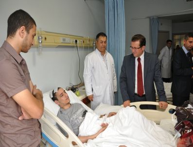 BAĞCıLAR EĞITIM VE ARAŞTıRMA HASTANESI - İl Sağlık Müdürü, Libya'dan Gelen Yaralıları Ziyaret Etti