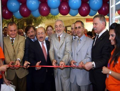 KAŞÜSTÜ - Tekzen Trabzon’da “61’ Mağazası İle Plaka Yaptı