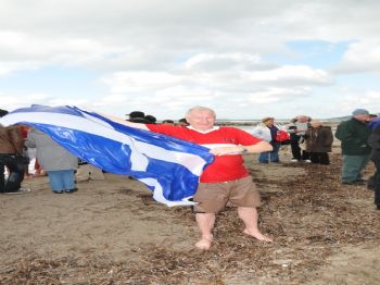 İSKOÇYALı - Bodrum’da 2012’nin İlk Günü Denize Girdiler