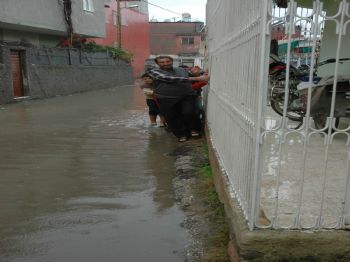 Adana'da Sokakları Su Bastı