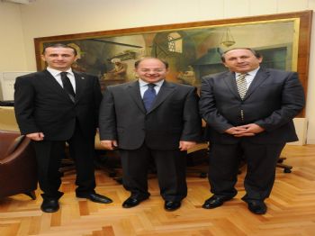 TÜRKIYE GAZETECILER FEDERASYONU - Akdağ’dan Tam Destek