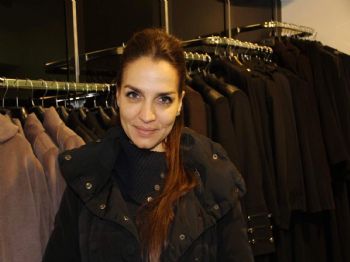 FERİDE ÇETİN - Ebru Akel, Tiyatronun Son Yıllardaki Durumunu Değerlendirdi