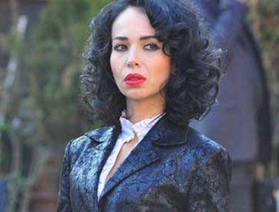 SELÇUK YÖNTEM - Esra Ronabar rolü için imaj değiştirdi