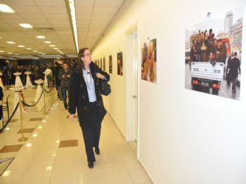 CANDEĞER YıLMAZ - İzmir'de Gazetecilerin Haber ve Fotoğraf Sergisi Açıldı