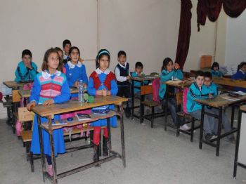 MEHMET KARACA - Okul Müdüründen Örnek Davranış