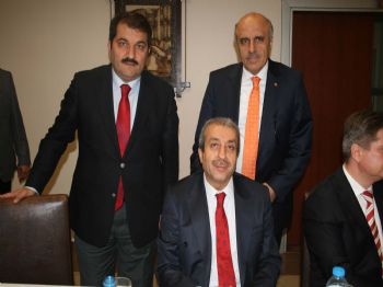 KUTLAY - Özel Hastaneler İçin 2012 Zorlu Geçecek