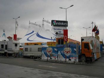 ATLANTIS - Penguenlere Sardalya Ziyafeti