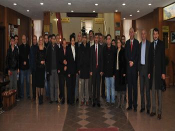 TURHAN TOPÇUOĞLU - Vali Bektaş, Gazetecilerle Yemekte Bir Araya Geldi