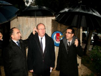 CAFER ESENDEMIR - Yağmura Rağmen Kutlama