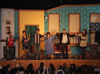 FERİDE ÇETİN - “yalan İçinde Yalan” Ereğli'de Sahnelendi