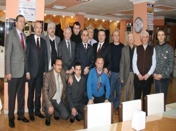 ALAATTIN AKTAŞ - Beşikdüzü İlçe ve Belde Belediye Başkanlarından Basına Yemek