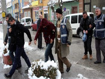 Eskişehir'de Bıçaklı Gasp