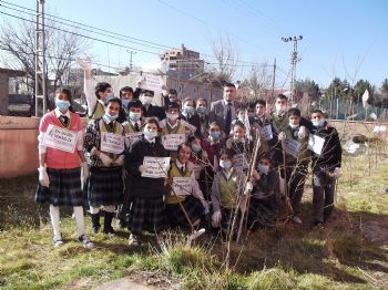 TÜRKÇE ÖĞRETMENI - Öğretmen ve Öğrenciler Cadde Sokakları Temizledi