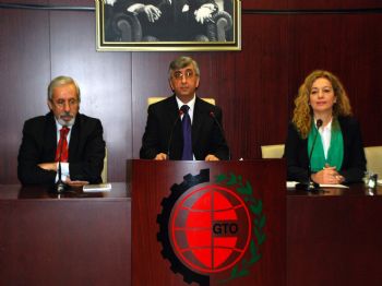 İBRAHIM YURDAKUL - Yazarlar Konferansta Bir Araya Geldi