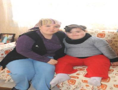 7 Yaşındaki Perihan 51 Kiloya Çıktı