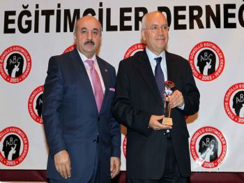 İBRAHIM ERDOĞAN - Başkan Yaşar'a 'yılın Belediye Başkanı' Ödülü