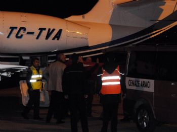 KARACAAHMET - Genç Kayakçının Cenazesi İstanbula Getirildi (2)