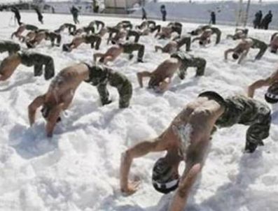 SEUL - Güney Kore'den Kuzey'e karşı gövde gösterisi