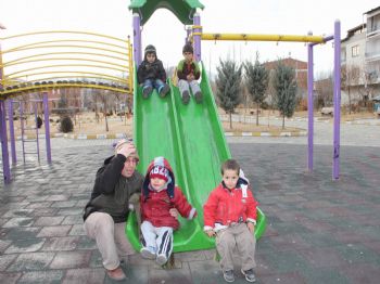 İBRAHIM ZIYREK - Oltu Kış Ortasında Baharı Yaşıyor