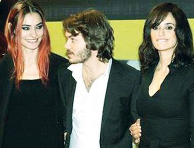 PENELOPE CRUZ - Saadet Aksoy, Penelope Cruz'la aynı filmde