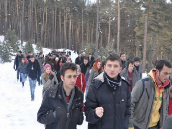 A.ü’den 500 Öğrenci İlk Kez Sarıkamış’a Gidip Şehitleri Ziyaret Etti