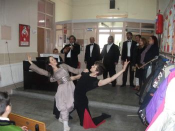 BARITON - Akhisar'da Opera ve Bale Gösterisi