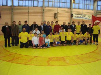 Alaplılı 8 Güreşçi, Bölge Şampiyonasına Katılacak