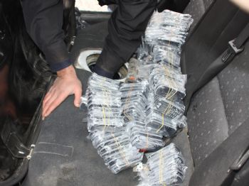 Cep Telefonu Kaçakçıları Polisi Bile Hayrete Düşürdü