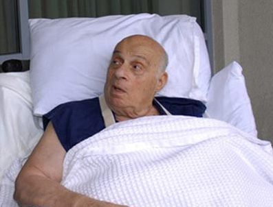 Denktaş yaşam mücadelesi veriyor