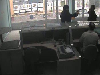 Ptt'deki Soygun Güvenlik Kameralarına Yansıdı