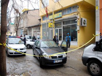 Ptt Şubesinde Kurusıkı Tabancayla Soygun