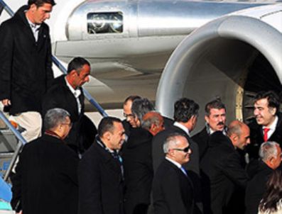 HINT OKYANUSU - Rehineleri Erdoğan ile Saakaşvili karşıladı