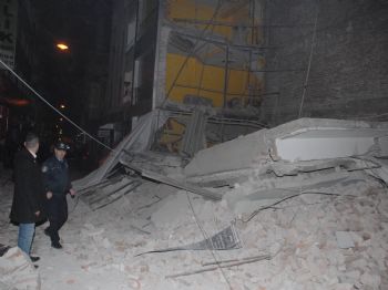 Samsun'da 3 Katlı Bina Çöktü