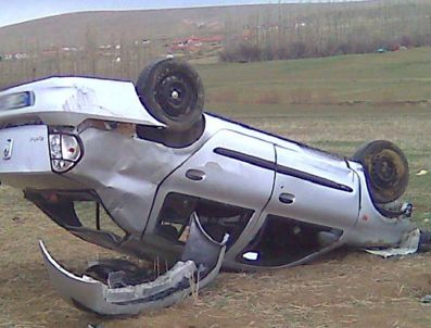 BAĞYURDU - Turgutlu'da Trafik Kazası: 3 Yaralı
