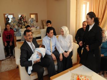 MUSTAFA KARA - Üsküdar Belediyesi Tebrik ve Taziye Komisyonu Çalışmalarını Sürdürüyor