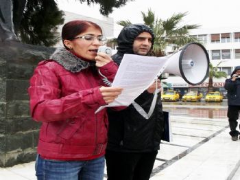 EMEK PARTISI - Ayvalıkta Kesk’i Bordro Yakma Eyleminde Yağmur Bile Durduramadı