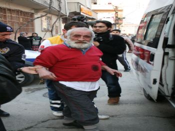 Başka Bir Kadınla Konuşurken Gördüğü Eniştesini Bıçakladı