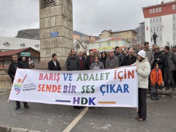 EDIBE ŞAHIN - Bdp'liler Tunceli'de Yürüyüş Düzenledi