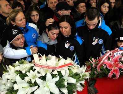 KARACAAHMET - Dedesinin mezarına gömüldü