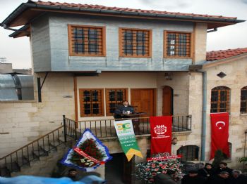 DERYA BAKBAK - Prof. Dr. Metin Sözen Kültür Evi Açıldı