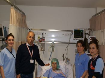 85'lik Nineye Kalp Pili Takıldı