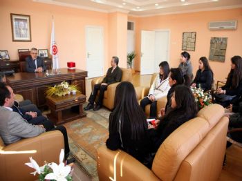 İLYAS DÖKMETAŞ - Birinci Lige Çıkan Bayanlar Basketbol Takımı Rektör Dökmetaş'ı Ziyaret Etti
