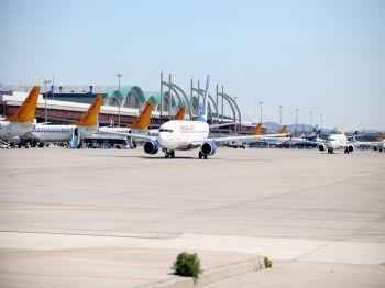 BLOOMBERG - İstanbul Sabiha Gökçen Uluslararası Havalimanı, '2011 Dünya Gayrimenkul Ödülleri'nde', 'dünyanın En İyisi Seçildi'